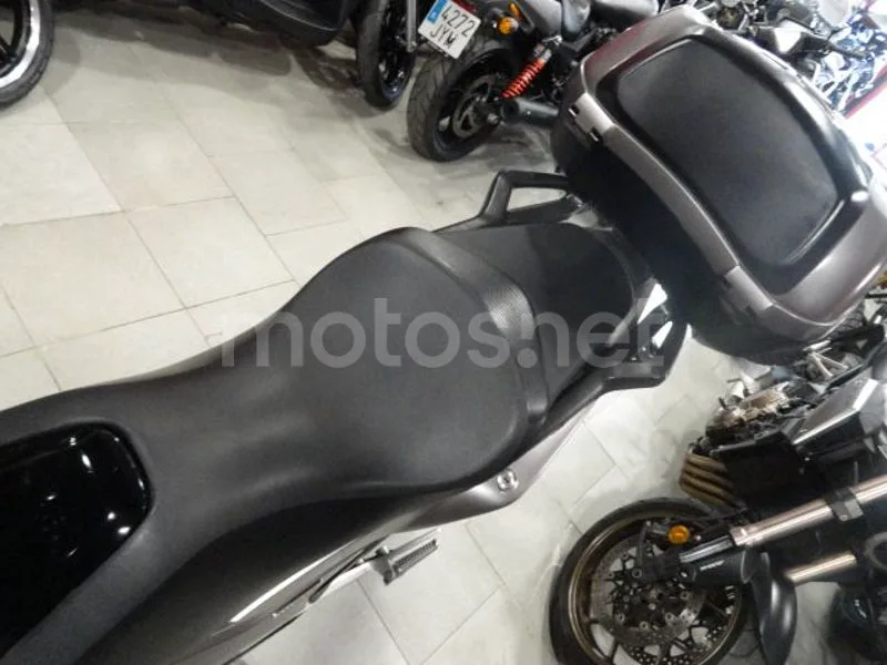 Honda Integra 750 S - Vista 9