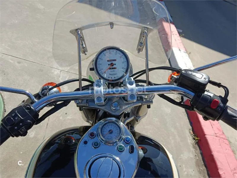 Triumph Speedmaster - Vista 8