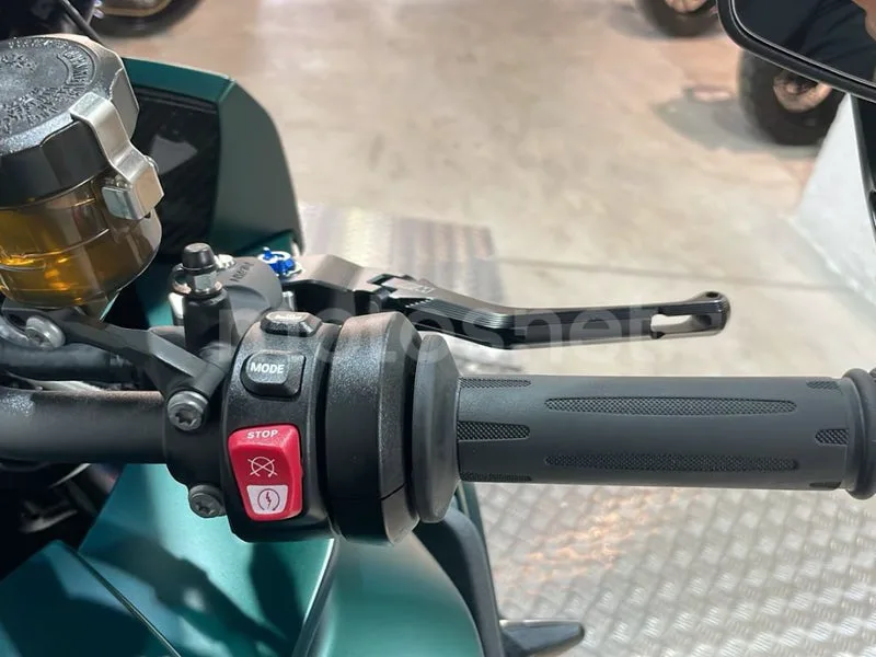 BMW M 1000 XR - Vista 17