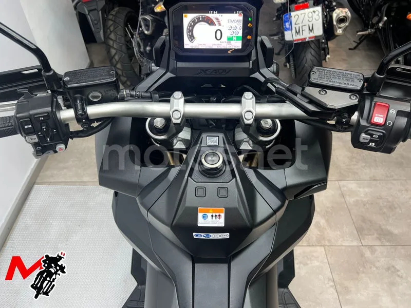 Honda X-ADV - Vista 7