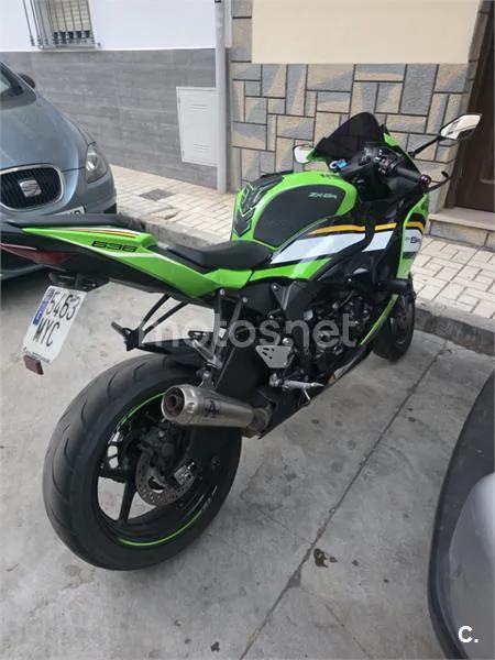Kawasaki Ninja ZX-6R - Vista 3