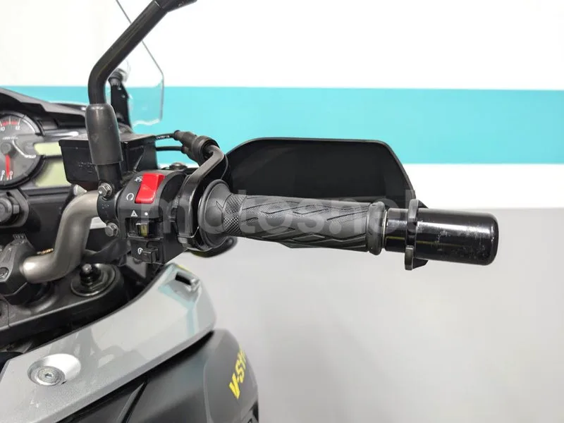 Suzuki V-Strom 1000XT - Vista 12