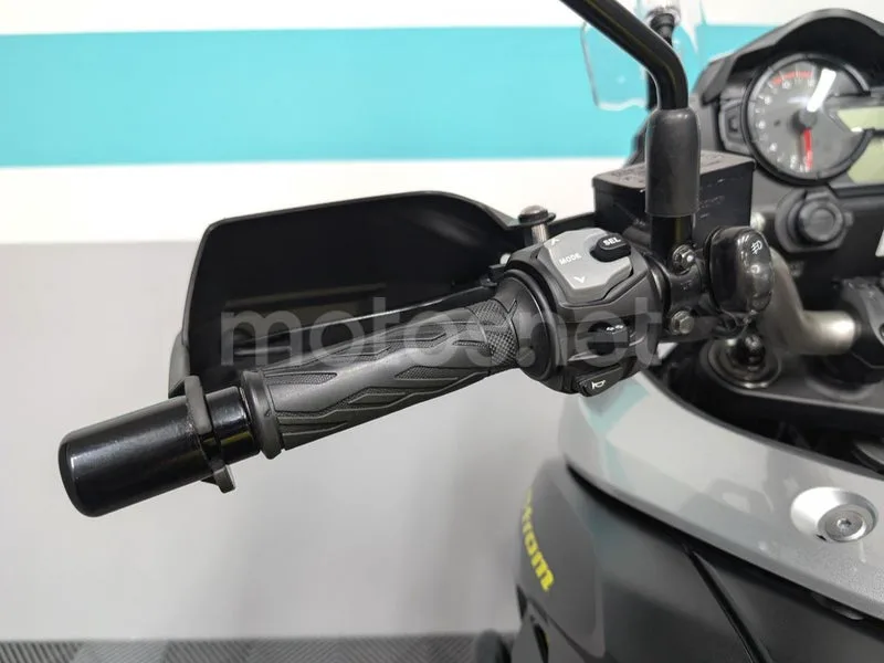 Suzuki V-Strom 1000XT - Vista 10