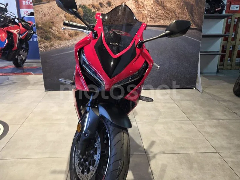 Honda CBR650R - Vista 3