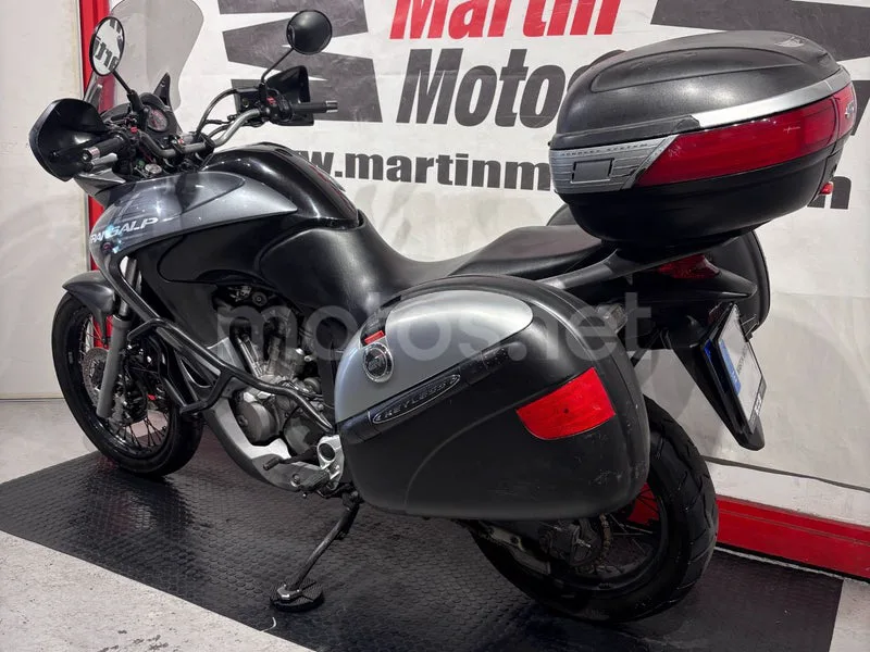 Honda XL700V Transalp - Vista 4