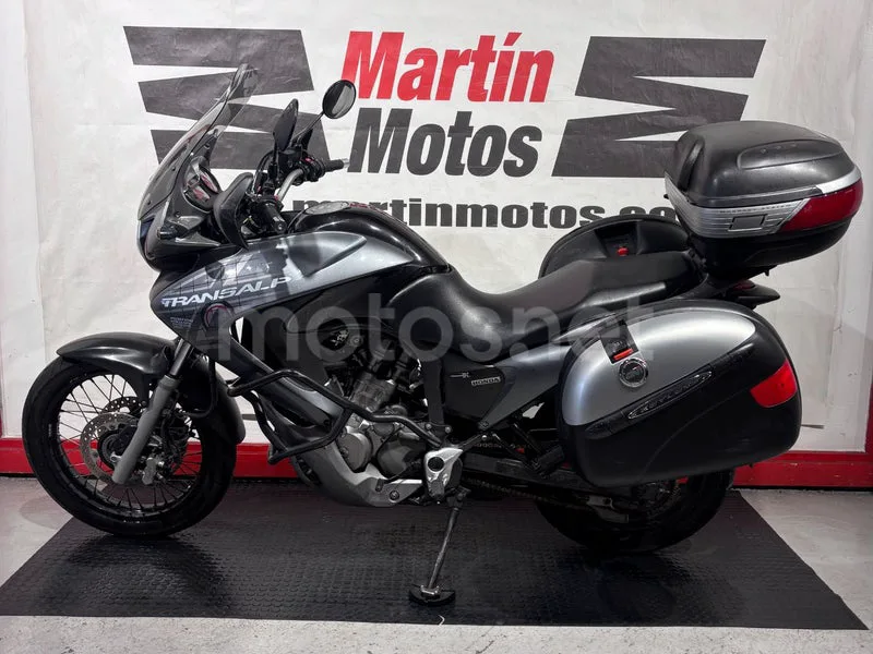 Honda XL700V Transalp - Vista 5