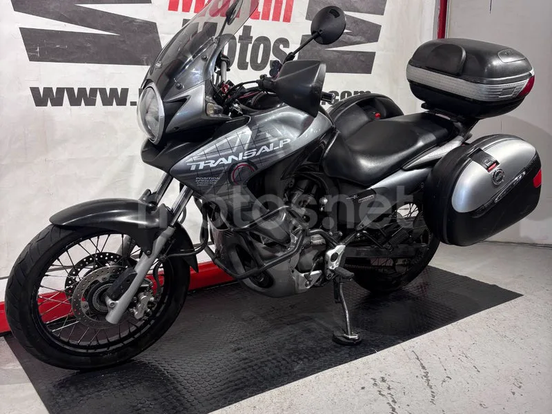 Honda XL700V Transalp - Vista 6