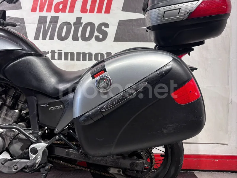 Honda XL700V Transalp - Vista 8
