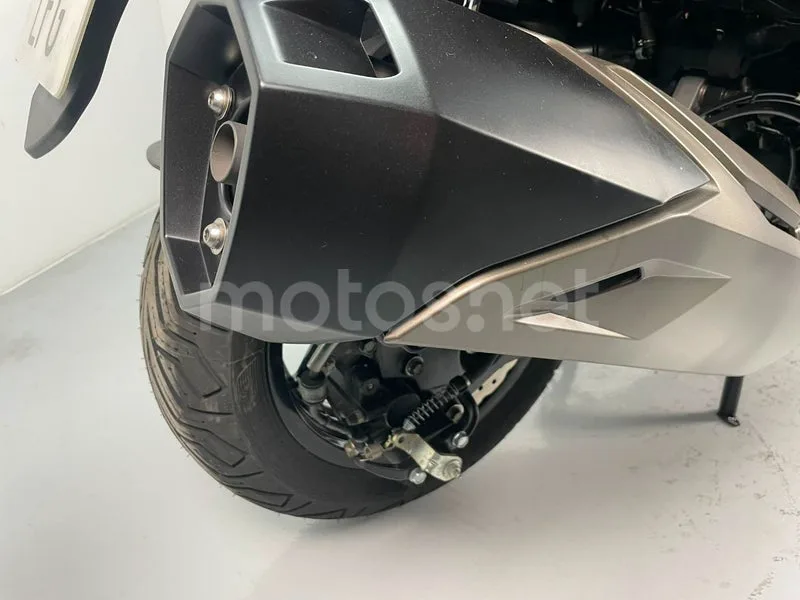 Kymco Xciting S 400 - Vista 13
