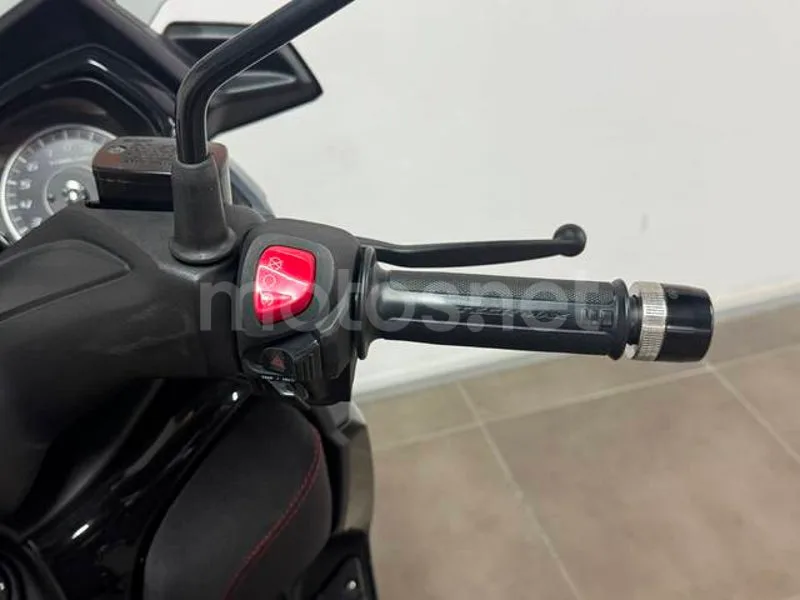 Yamaha XMAX 125 - Vista 14