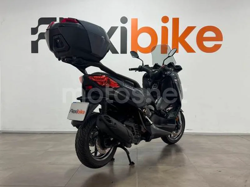 Yamaha XMAX 125 - Vista 4