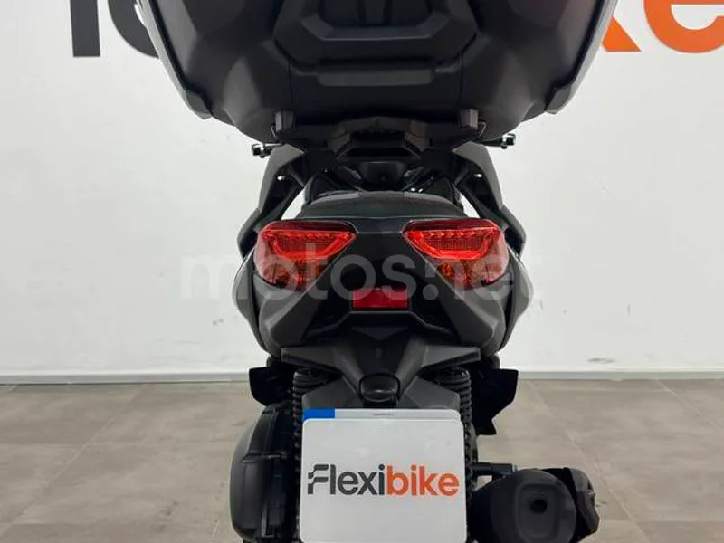 Yamaha XMAX 125 - Vista 6