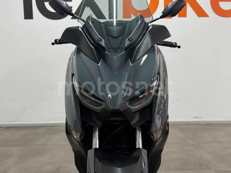 Yamaha XMAX 125 - Vista 9