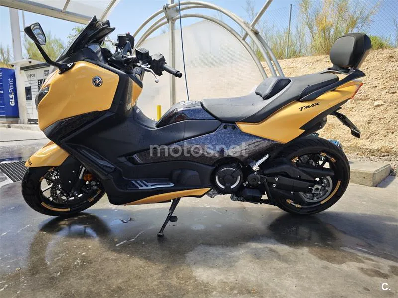 Yamaha TMAX - Vista 6
