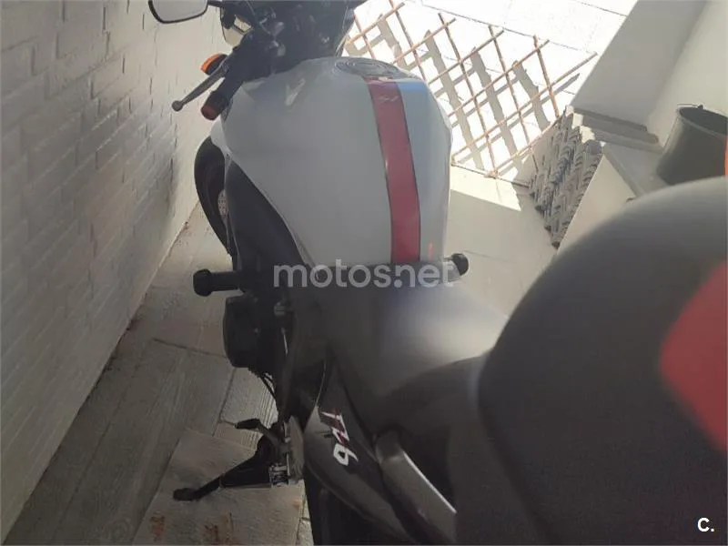 Yamaha FZ6 Fazer S2 - Vista 4