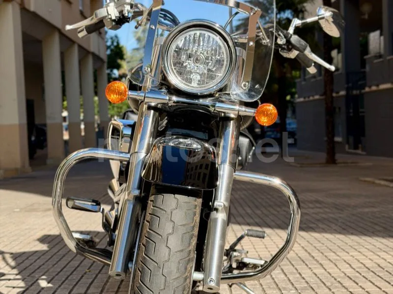 Suzuki Intruder C800 - Vista 15