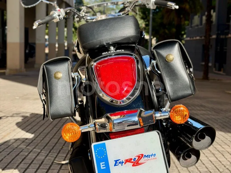 Suzuki Intruder C800 - Vista 17