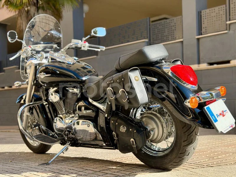 Suzuki Intruder C800 - Vista 3