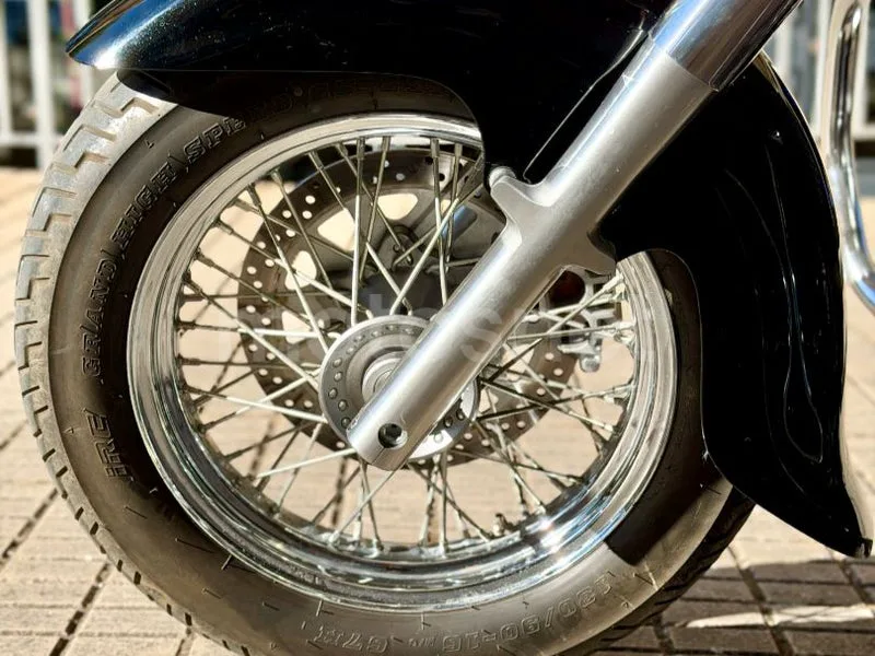 Suzuki Intruder C800 - Vista 22