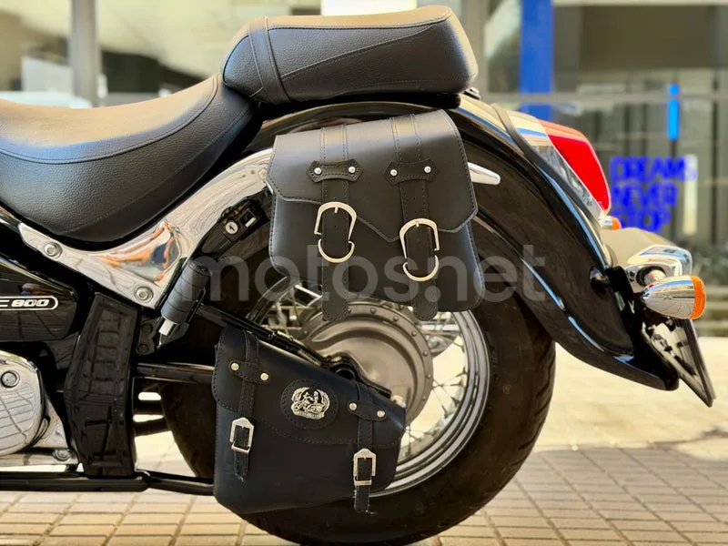 Suzuki Intruder C800 - Vista 23