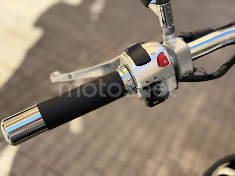 Suzuki Intruder C800 - Vista 24