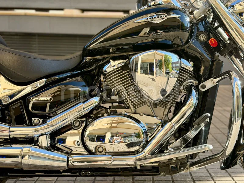 Suzuki Intruder C800 - Vista 27