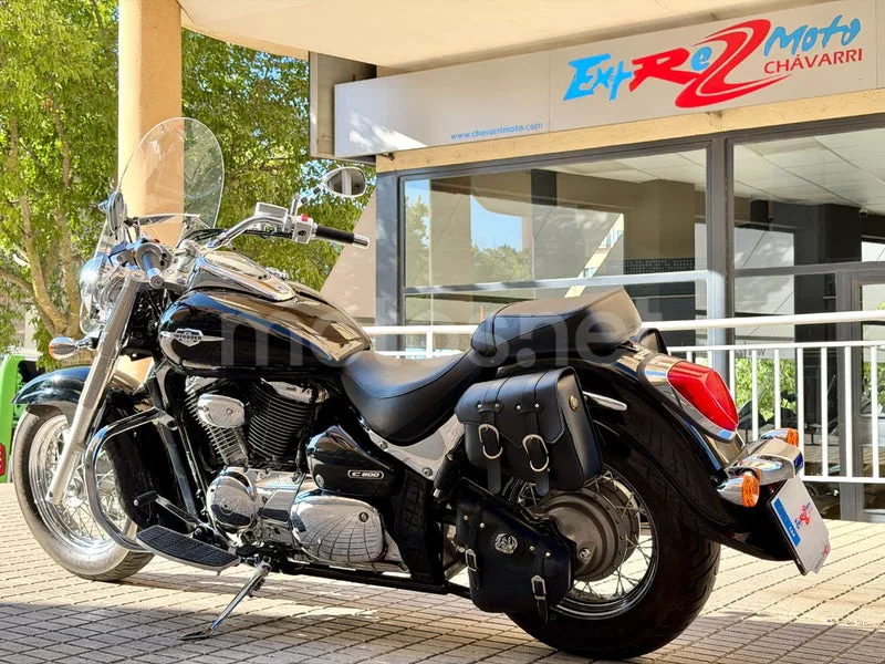 Suzuki Intruder C800 - Vista 34