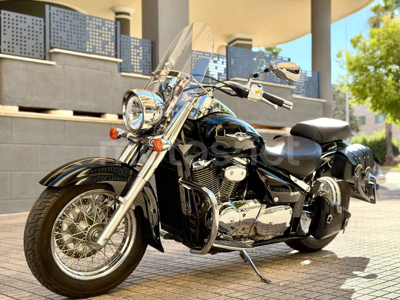 Suzuki Intruder C800 - Vista 35