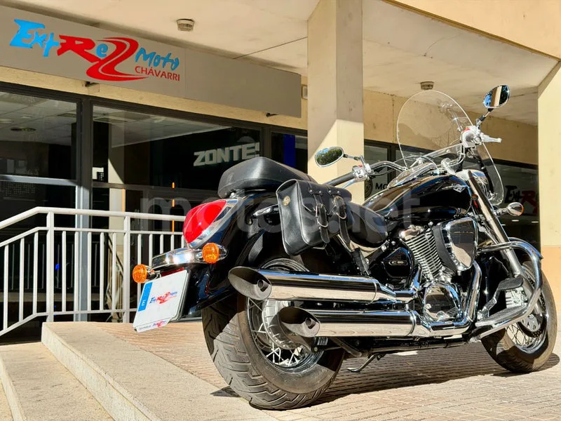 Suzuki Intruder C800 - Vista 6