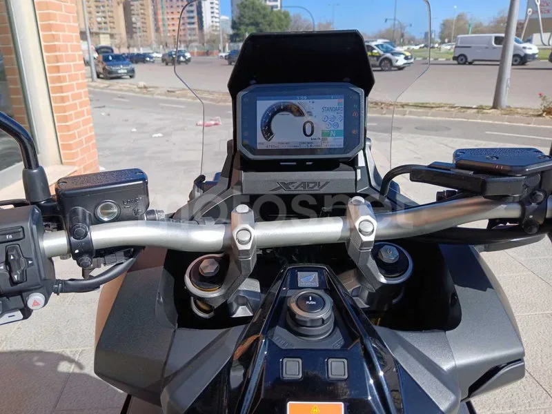 Honda X-ADV - Vista 14