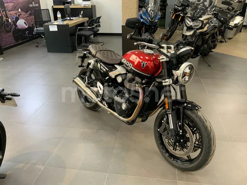 Triumph Speed Twin 1200 - Vista 5
