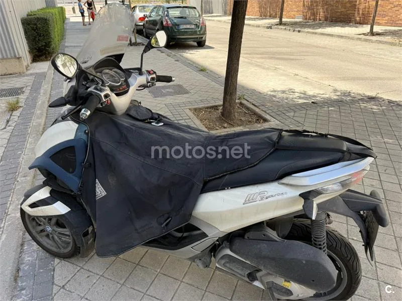 Piaggio MP3 Yourban 300 LT Sport - Vista 13