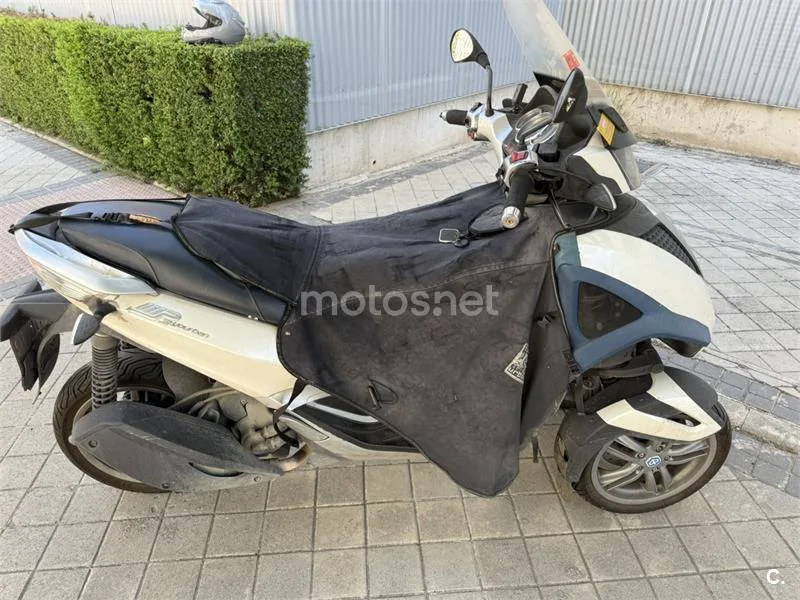 Piaggio MP3 Yourban 300 LT Sport - Vista 14