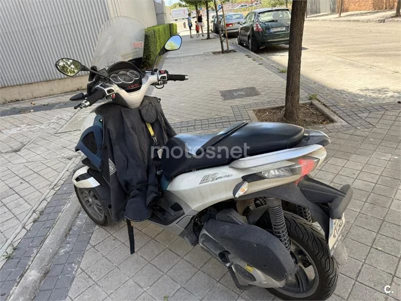Piaggio MP3 Yourban 300 LT Sport - Vista 7