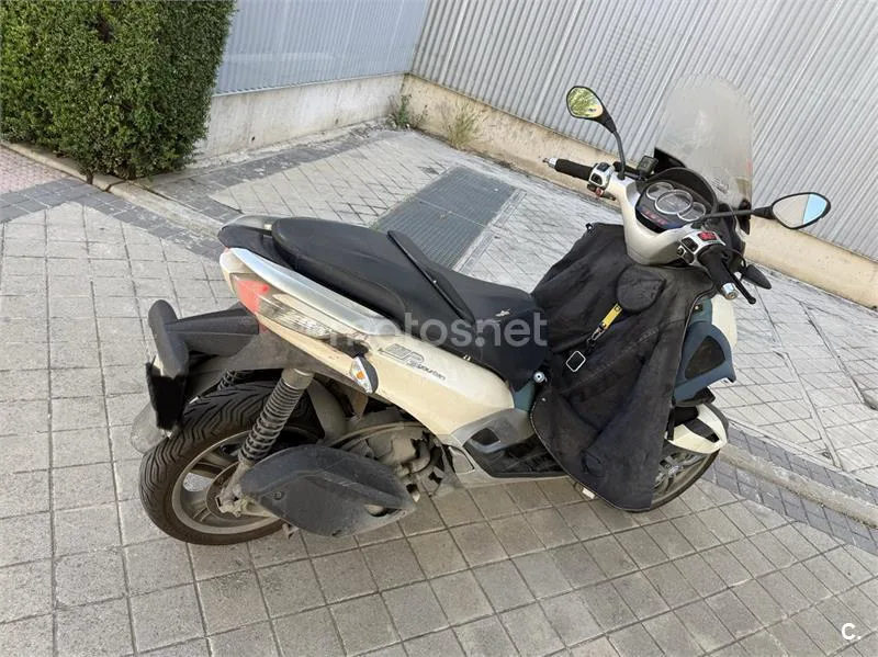 Piaggio MP3 Yourban 300 LT Sport - Vista 8