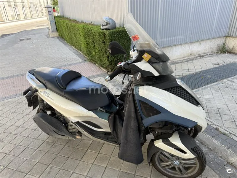 Piaggio MP3 Yourban 300 LT Sport - Vista 9