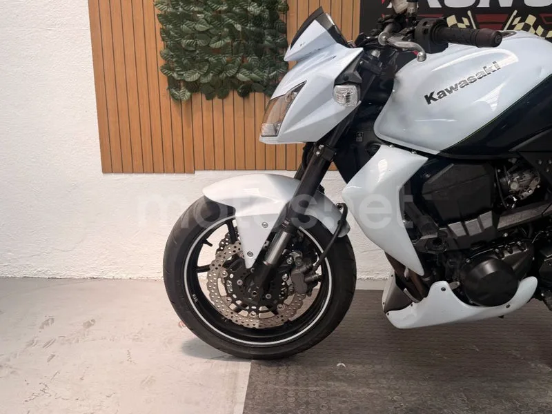Kawasaki Z750 - Vista 3