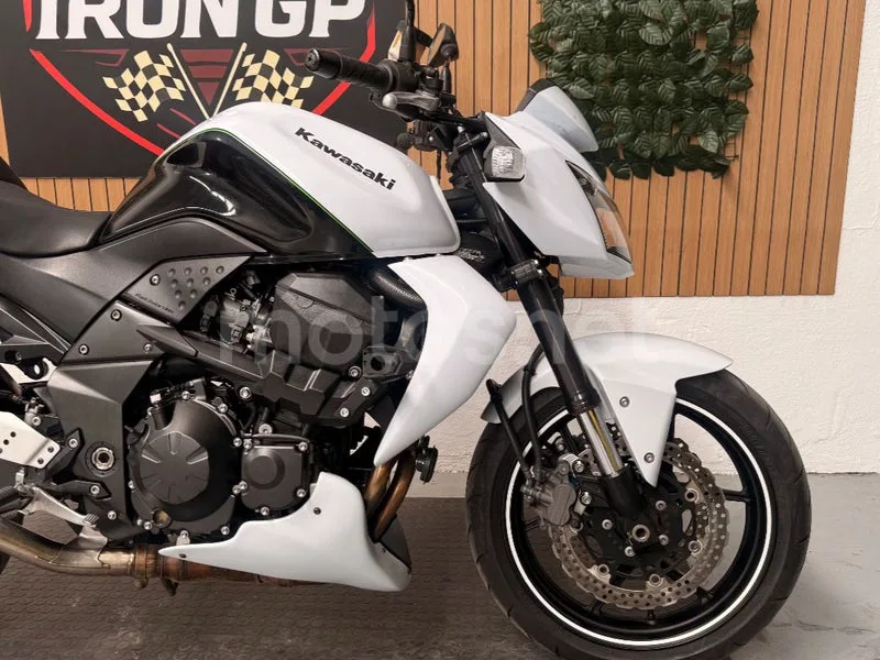 Kawasaki Z750 - Vista 8