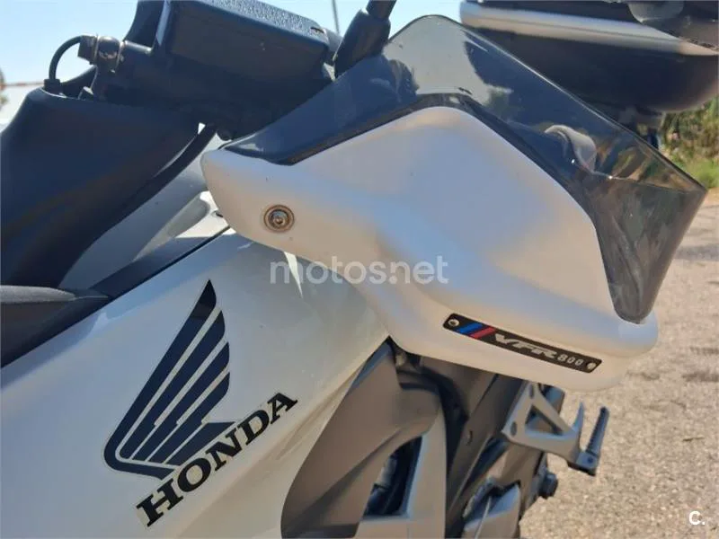 Honda VFR800F - Vista 10