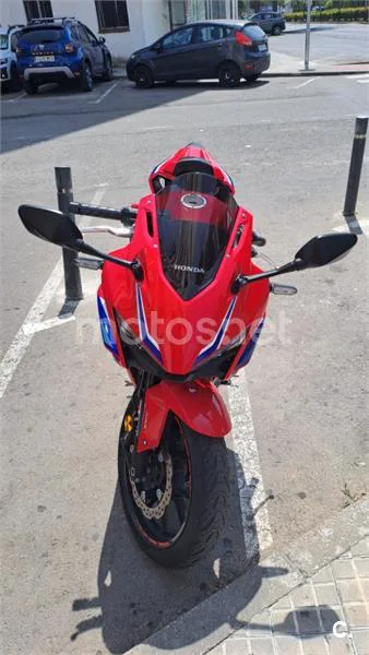 Honda CBR500R - Vista 3