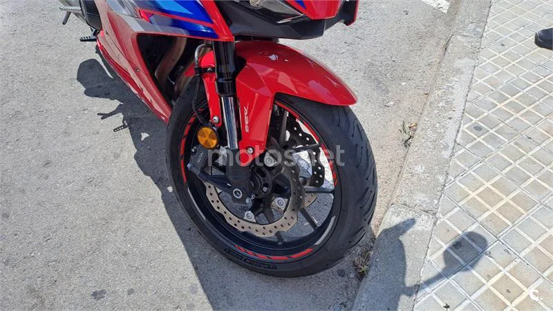 Honda CBR500R - Vista 4
