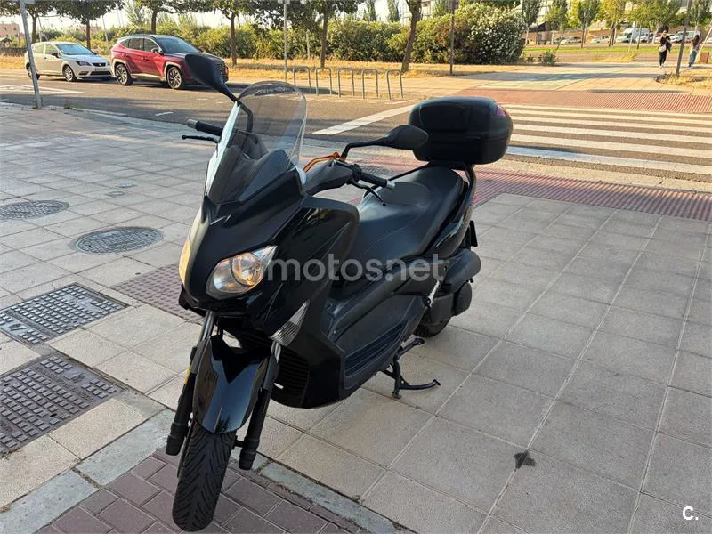 Yamaha XMAX 250 - Vista 4