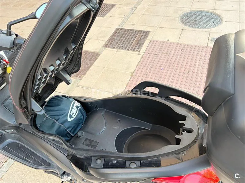 Yamaha XMAX 250 - Vista 9