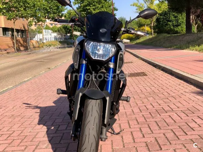 Yamaha MT-09 - Vista 11