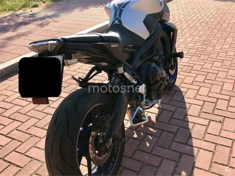 Yamaha MT-09 - Vista 13