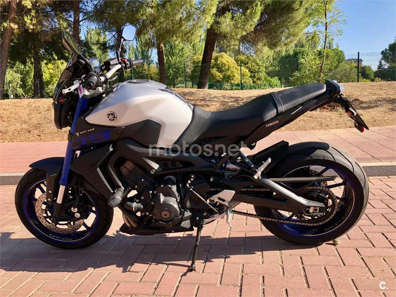 Yamaha MT-09 - Vista 7