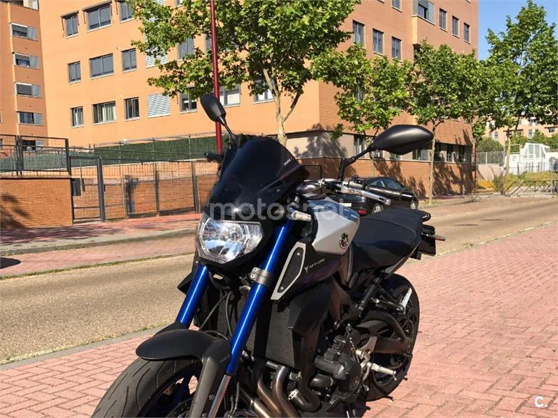 Yamaha MT-09 - Vista 9