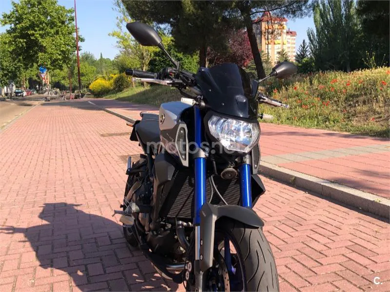 Yamaha MT-09 - Vista 10