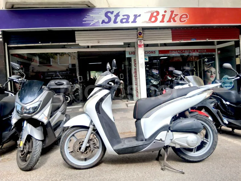 Honda SH125i 1680 € 2012 Barcelona - 1