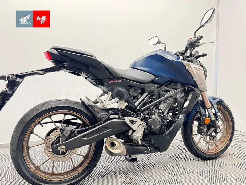 Honda CB125R - Vista 5